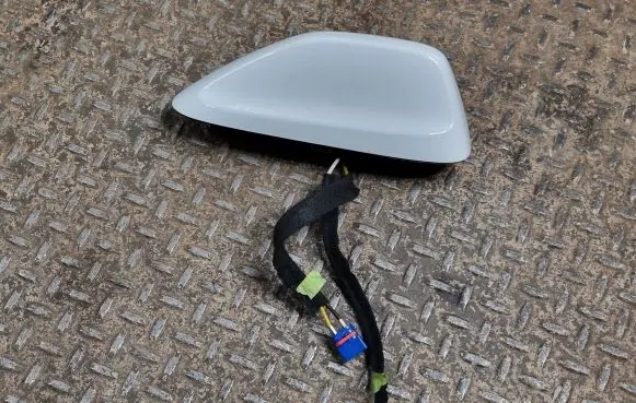 Chrysler Pacifica Aerial GPS antenna 6DE46GW7AA