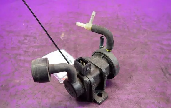 Opel Astra G Vacuum valve 