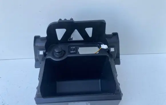 Mitsubishi Outlander Glove box central console 