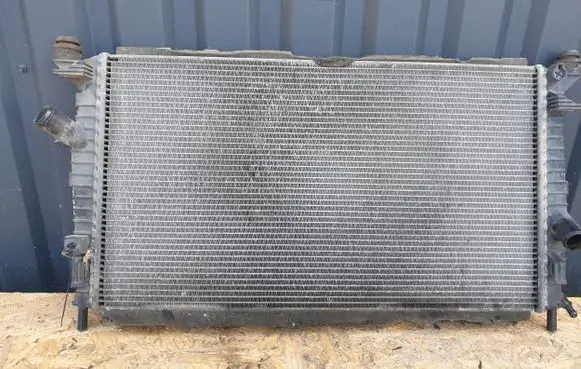 Ford C-MAX I Coolant radiator