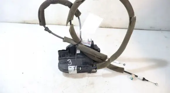 Infiniti Q50 Rear door lock