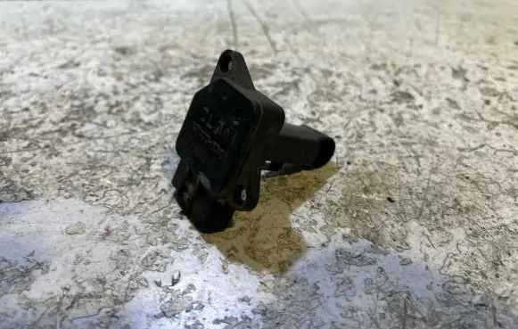 Mazda 323 Mass air flow meter 1974002010 02D02 ZL01