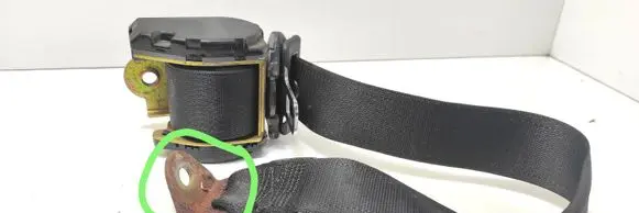 Opel Astra F Rear seatbelt 04406