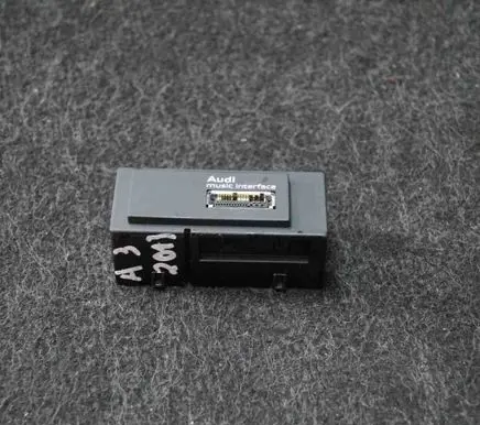 Audi A3 S3 8V AUX in-socket connector 8V0035736