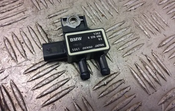 BMW 2 F22 F23 Exhaust gas pressure sensor 8570686