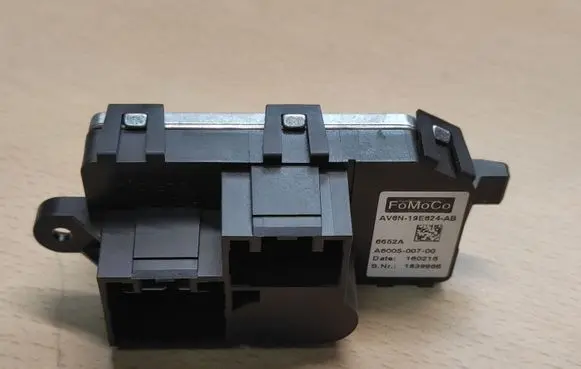 Ford Focus Heater blower fan relay AV6N19E624AB
