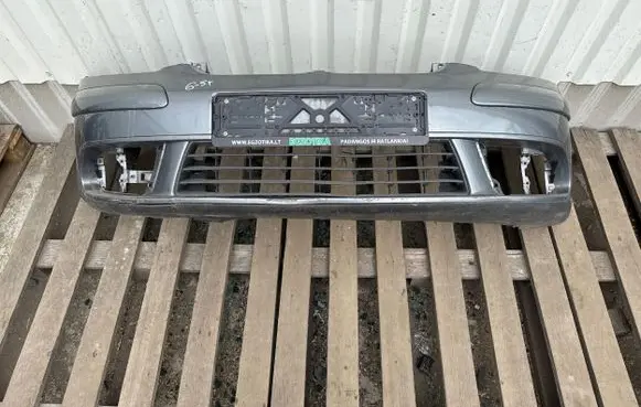 Volkswagen Golf Plus Front bumper 5m0807221 5m0807217e