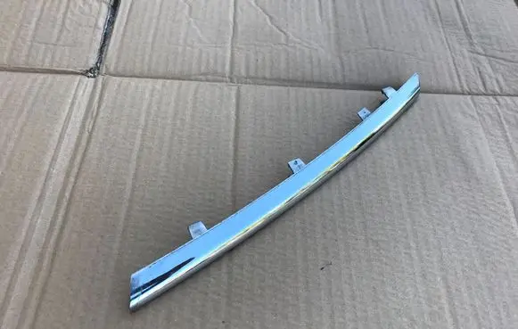 Opel Insignia A Front bumper upper radiator grill 13125865