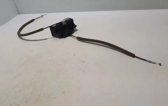 Renault Kadjar Rear door lock 825014EA2A