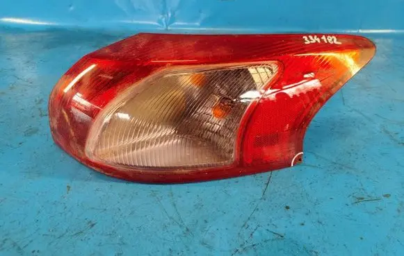 Mitsubishi Lancer VIII Boot/trunk interior light 8330A278