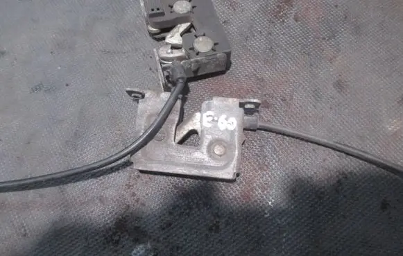 BMW 5 E60 E61 Engine bonnet/hood lock/catch 7115229