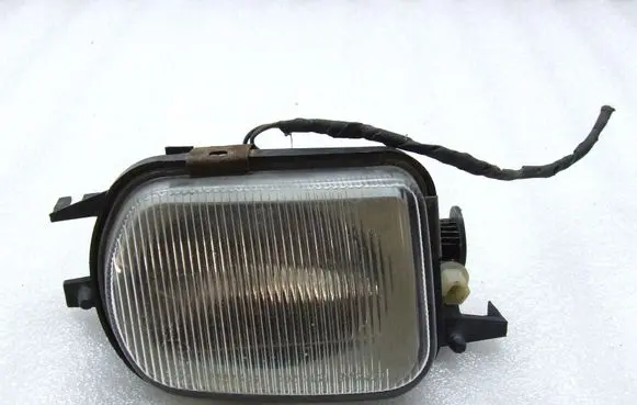 Mercedes-Benz C W203 Front fog light 2158200556 A2158200556