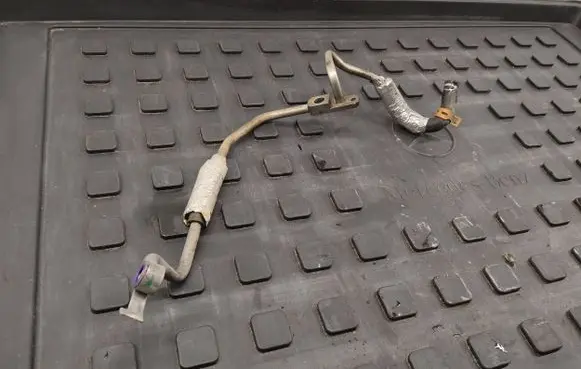Land Rover Evoque I Turbo turbocharger oiling pipe/hose
