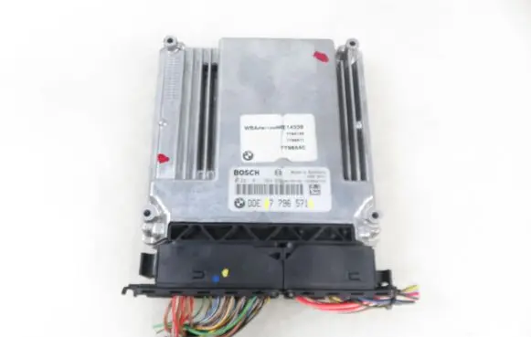 BMW X3 E83 Engine control unit/module 7796571