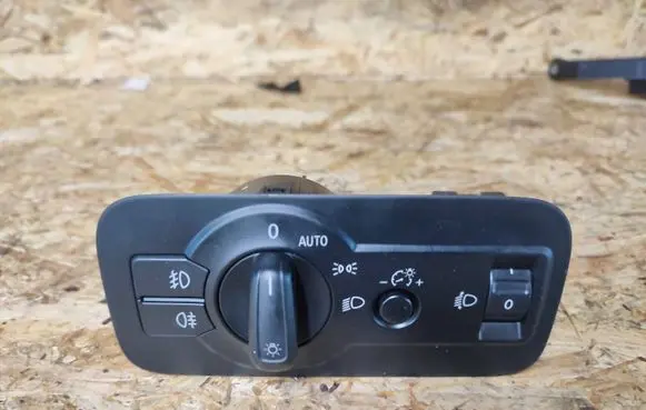 Volkswagen Touareg II Light switch 7P6941431B