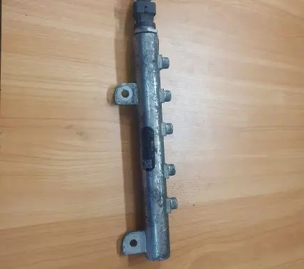 Opel Zafira B Fuel main line pipe 55209572 074105 0445214095