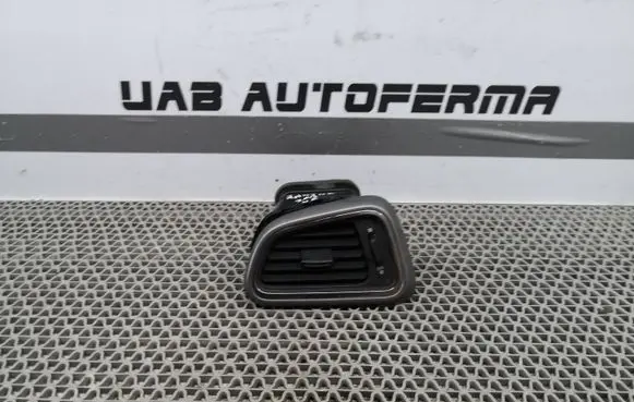 Renault Kadjar Dashboard side air vent grill/cover trim 00189079