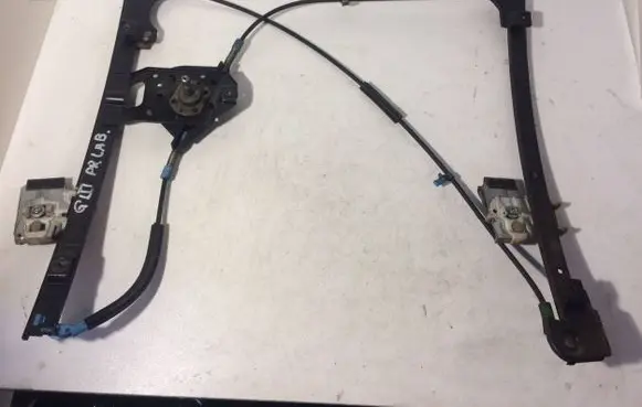Volkswagen Golf III Front door manual window regulator 1H0837402B