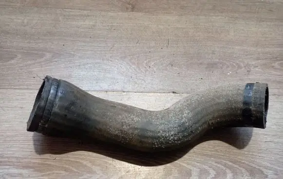 Volvo V70 Intercooler hose/pipe