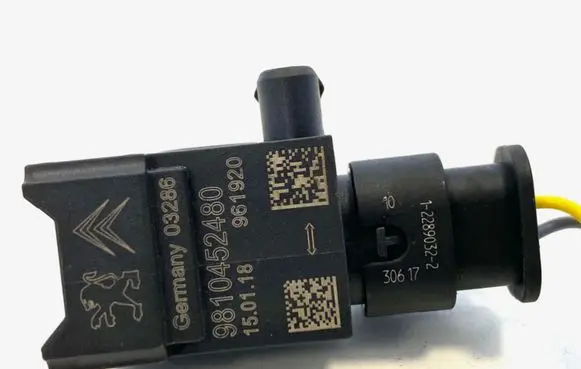 Opel Grandland X Airbag deployment crash/impact sensor 9810452480 961920 122890322