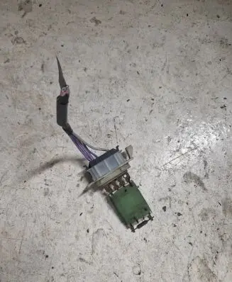 Opel Movano A Heater blower motor/fan resistor 133762Z