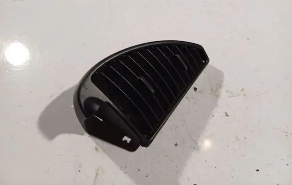 Citroen Saxo Dash center air vent grill 9619523777