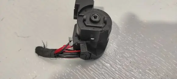 Opel Omega B2 Ignition lock contact 90505912