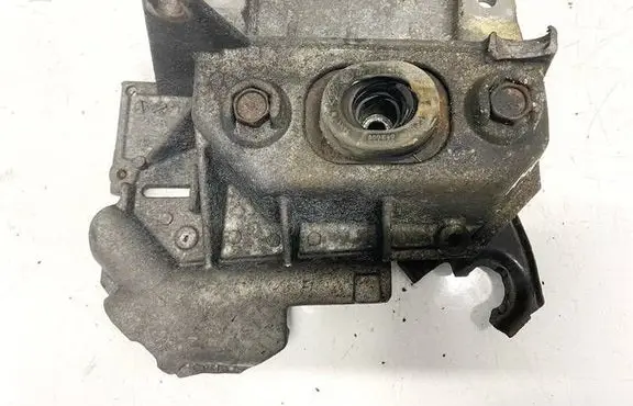 Engine mount bracket