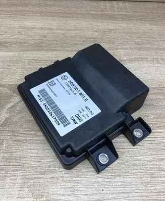 Volkswagen PASSAT B6 Hand brake control module 3C8907801E 17767601A