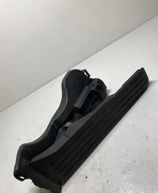 Volkswagen PASSAT B6 Accelerator throttle pedal 1K1721503L 6PV00860000