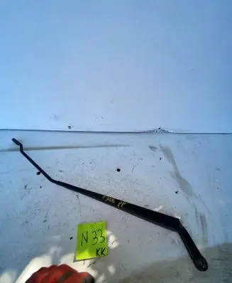 Peugeot 206 Front wiper blade arm