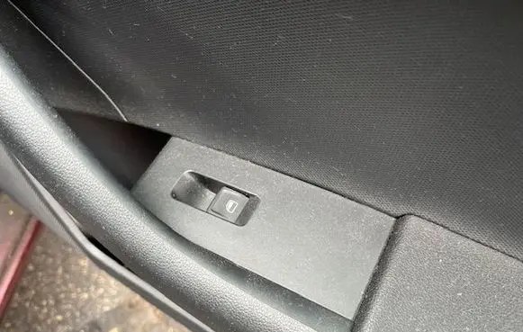 Skoda Rapid (NH) Electric window control switch 