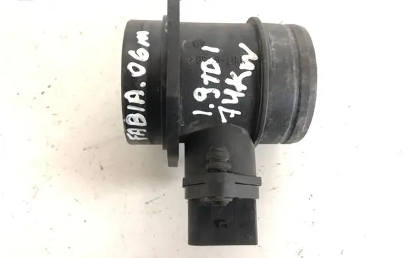 Skoda Fabia Mk1 (6Y) Mass air flow meter 0281002531 038906461B