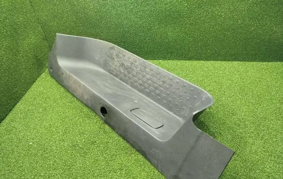 Renault Trafic III (X82) Front sill trim cover 769518239R