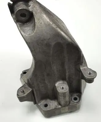 Mercedes-Benz E W212 Engine mounting bracket A6512230004