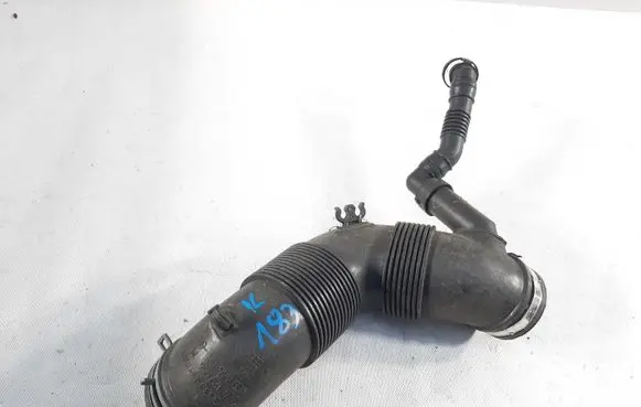 Volkswagen Golf V Air intake hose/pipe 1K0129684A