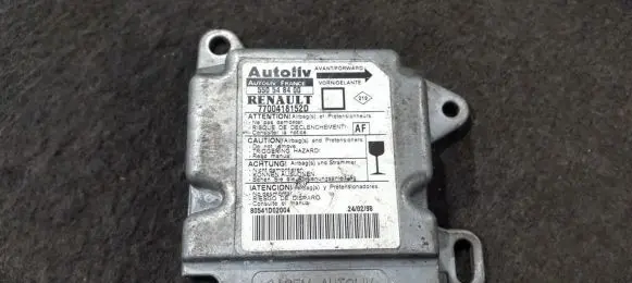 Renault Megane I Airbag control unit/module 7700418152D 550548400