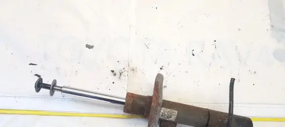 Front shock absorber/damper