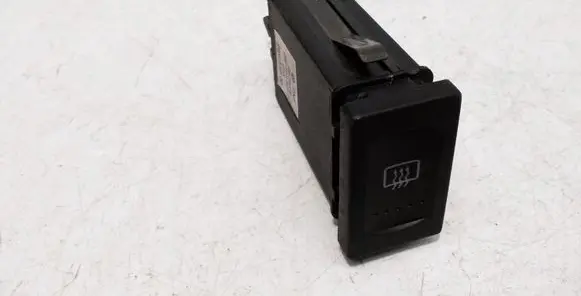 Volkswagen PASSAT B5.5 Windscreen/window heater switch 3B0959621D