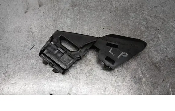 Volvo V50 Front bumper mounting bracket 30678261