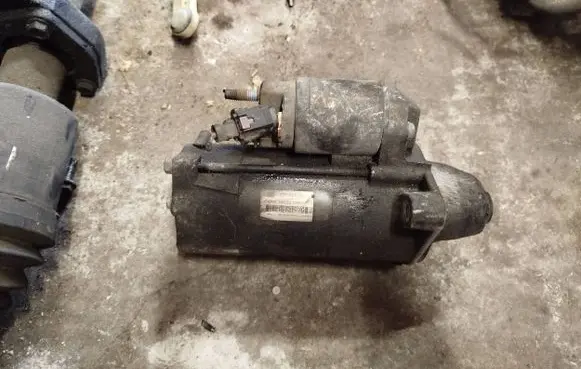 Opel Antara Starter motor 25186039 M002T86111 M002T86171