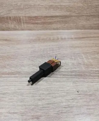 Nissan X-Trail T30 Clutch pedal sensor 5209u