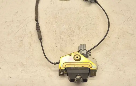 Volvo S80 Tailgate/trunk/boot lock/catch/latch 9203514 13023 7890