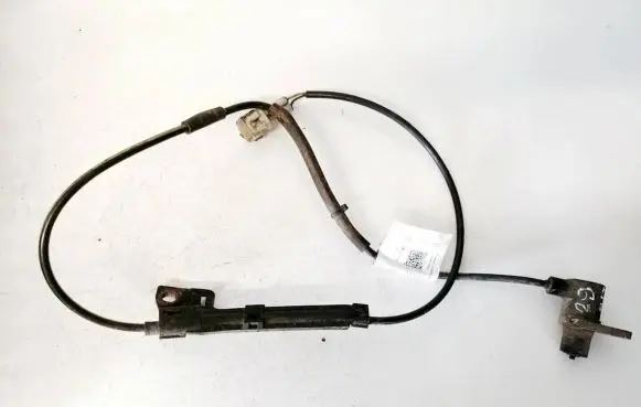 Toyota Avensis T250 ABS brake wheel speed sensor 0265006677