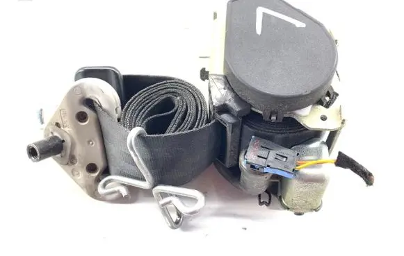 Peugeot 207 Front seatbelt 