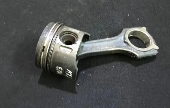 Mercedes-Benz E W210 Piston with connecting rod