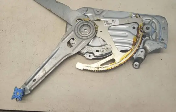 Volvo XC70 Front door window regulator with motor 30784575