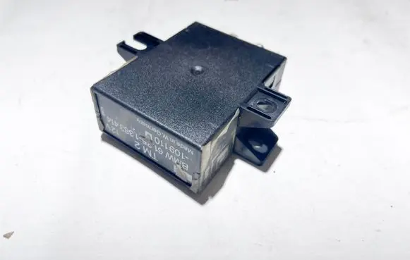 BMW 8 E31 Door control unit/module 61351383414