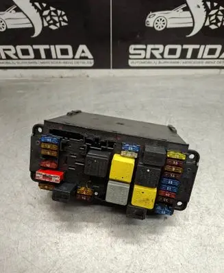 Mercedes-Benz C W203 Fuse box set 2035453001 5DK00848552