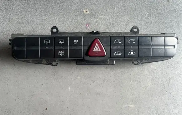 Mercedes-Benz Vito Viano W639 Hazard light switch 6395453507 40728093001